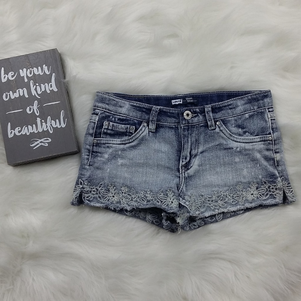 Levi's Girls Embroidered  Shorty Shorts 26 Waist